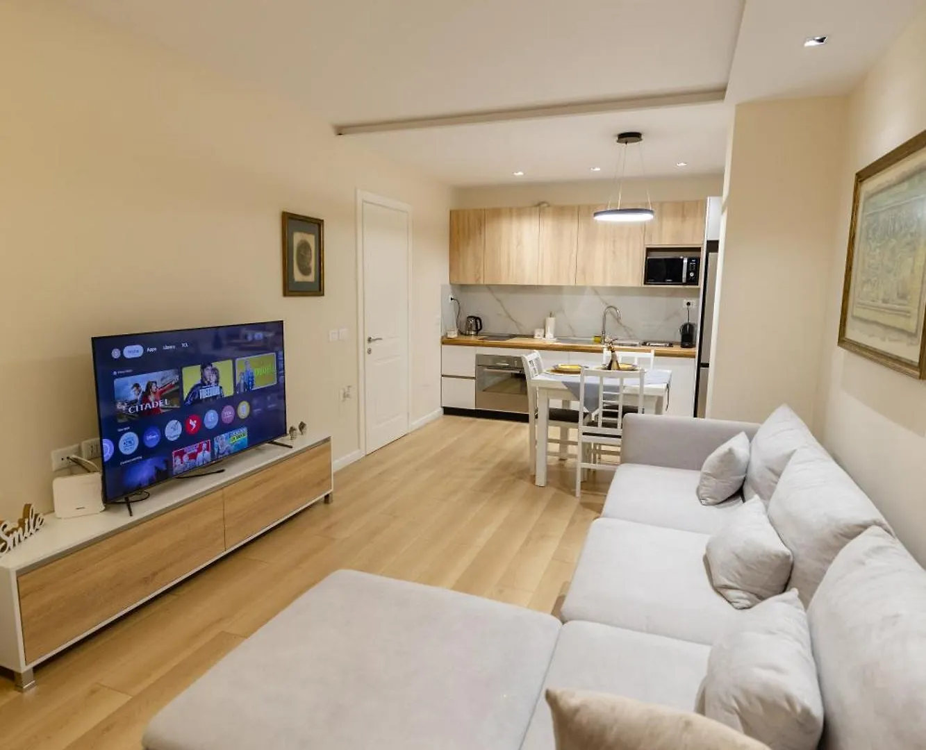 Luxury Center Observatori Apartment Tirana