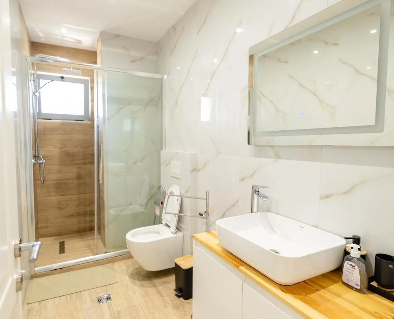 Luxury Center Observatori Apartment Tirana