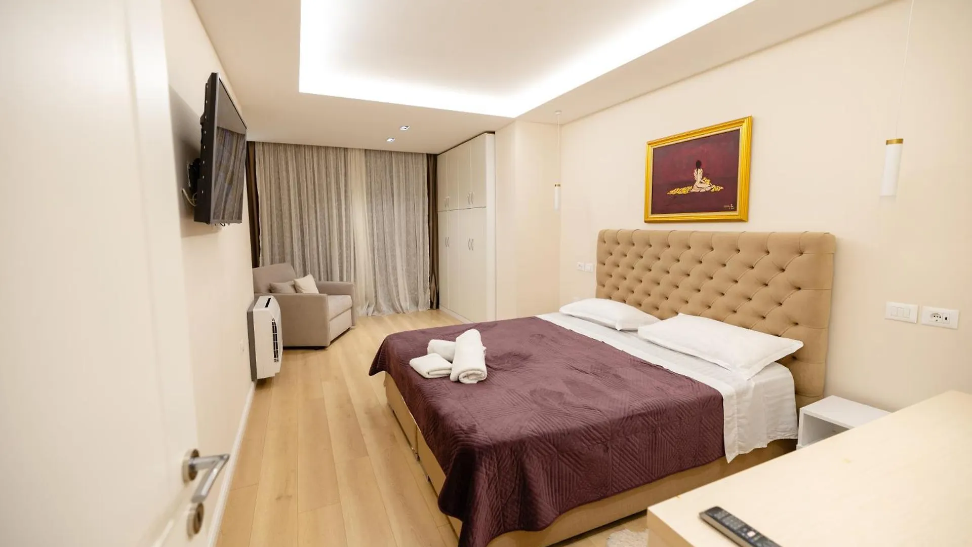 Luxury Center Observatori Apartment Tirana