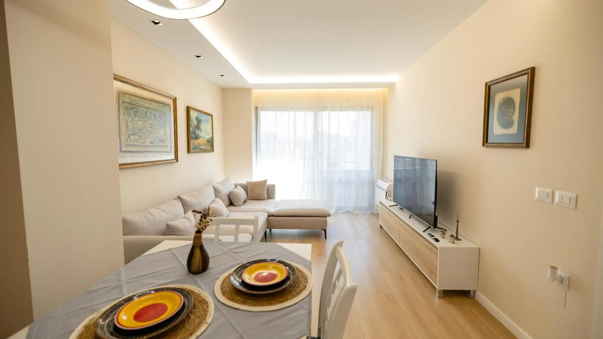 Luxury Center Observatori Apartment Tirana