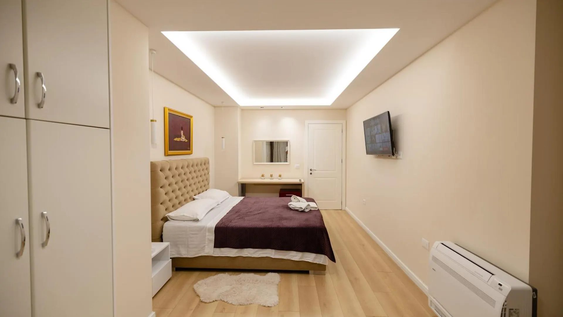 Luxury Center Observatori Apartment Tirana 0*,